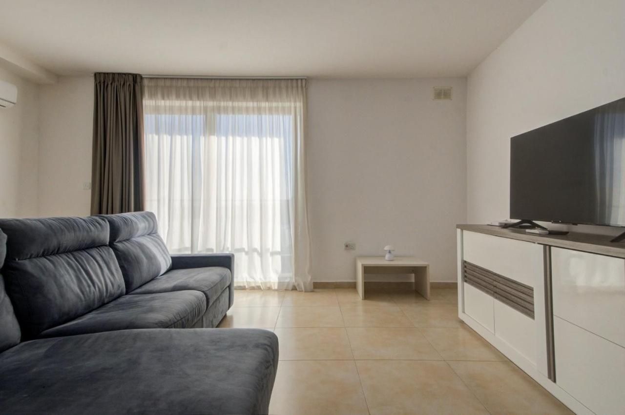 Point G&V Apartment Sea Front Bugibba St. Paul's Bay Exterior photo